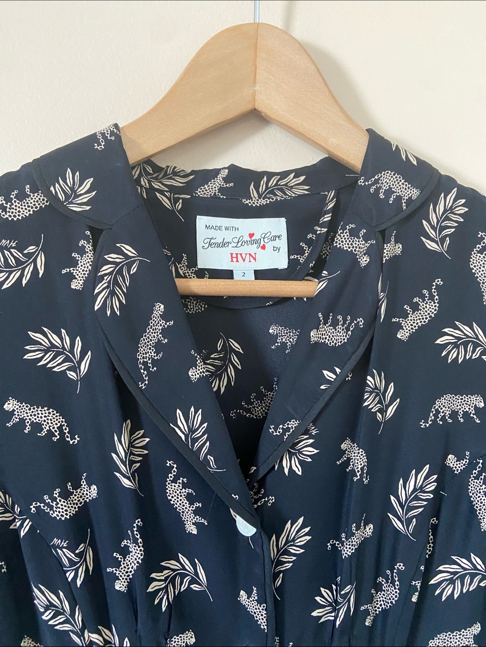 HVN Sarah Silk Button-Down Dress Leopard & Leaf Print - Picture 4 of 7